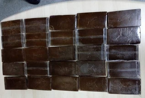 قفصة : إيقاف شخص بحوزته 25 صفيحة من مادة القنب الهندي "زطلة "